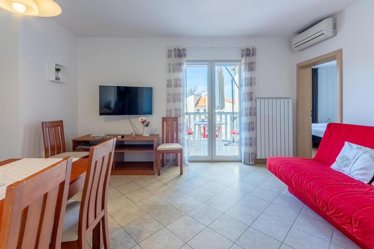Apartments Vesna Malinska Bagian luar foto