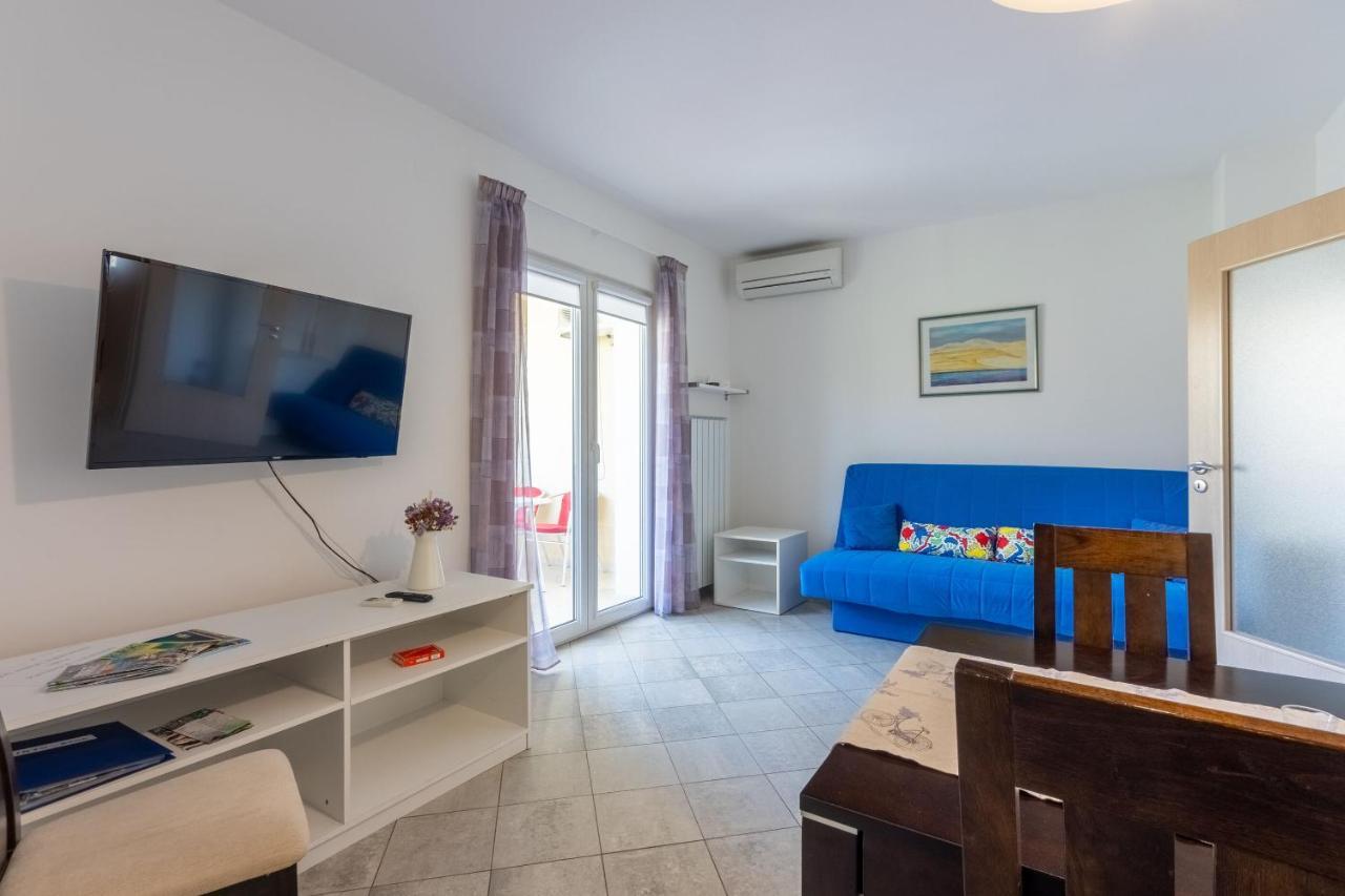 Apartments Vesna Malinska Bagian luar foto
