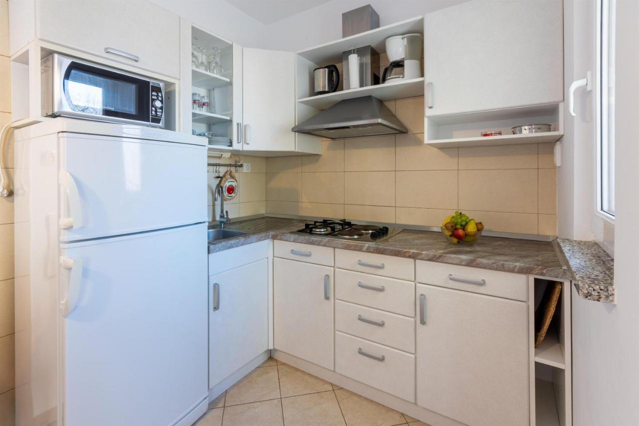 Apartments Vesna Malinska Bagian luar foto