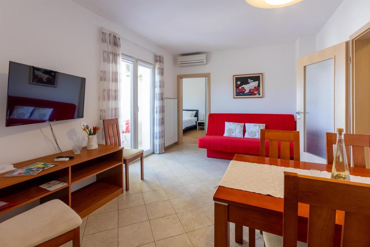 Apartments Vesna Malinska Bagian luar foto