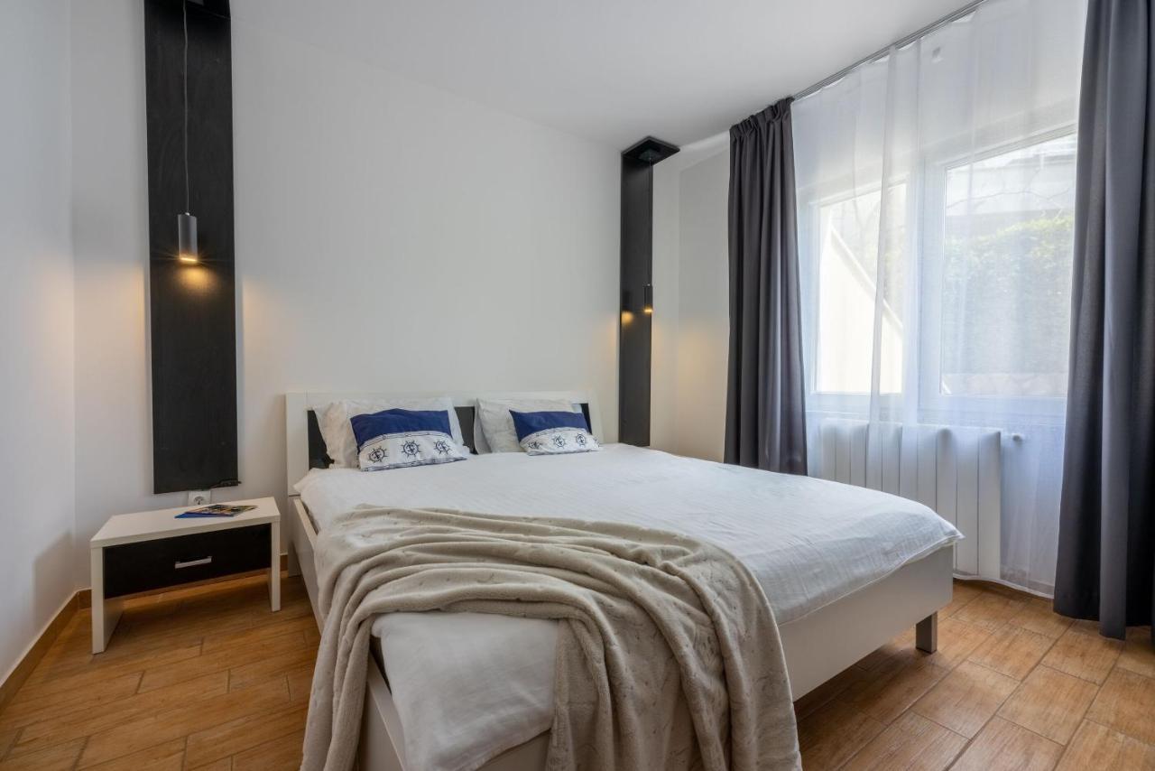 Apartments Vesna Malinska Bagian luar foto