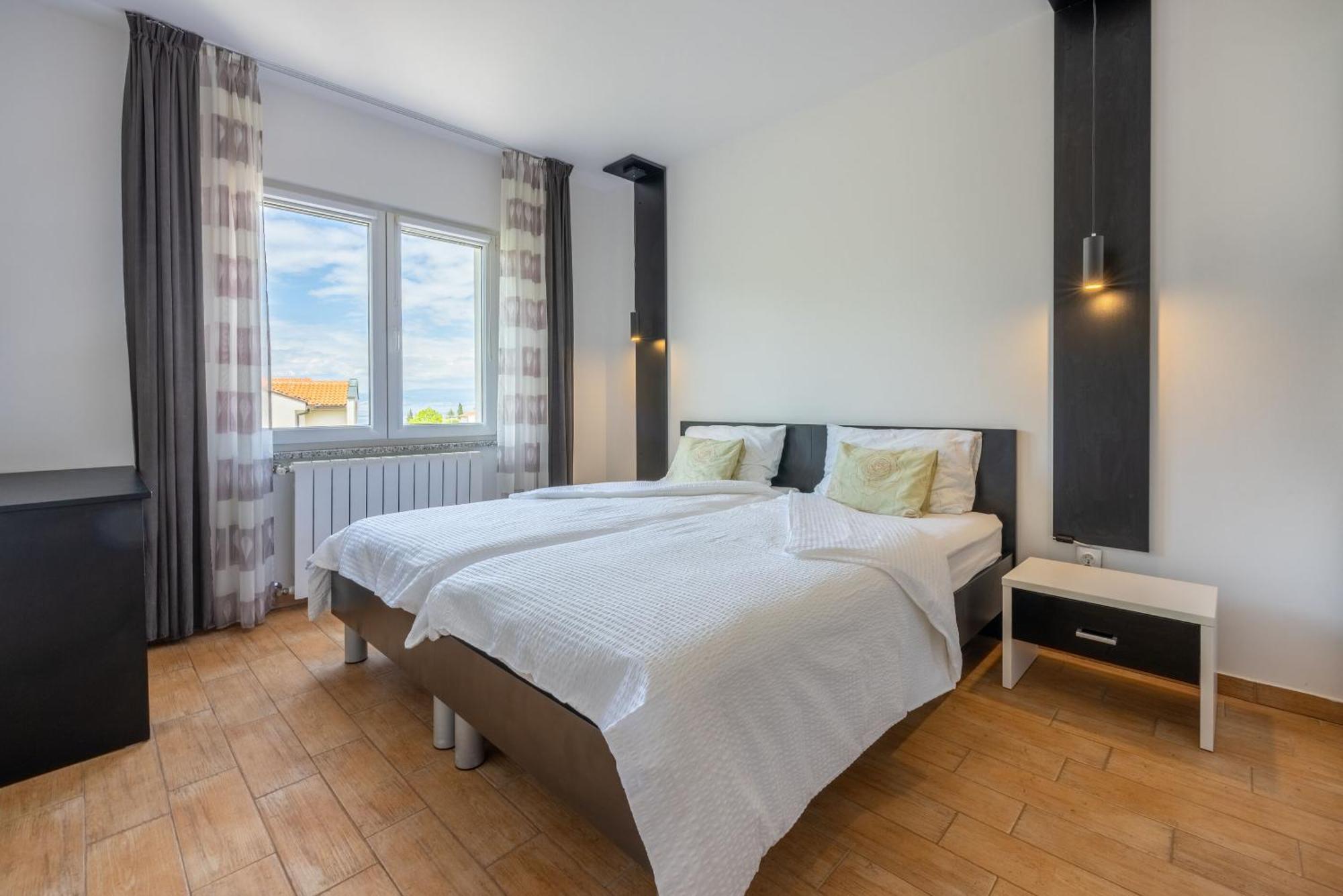 Apartments Vesna Malinska Bagian luar foto