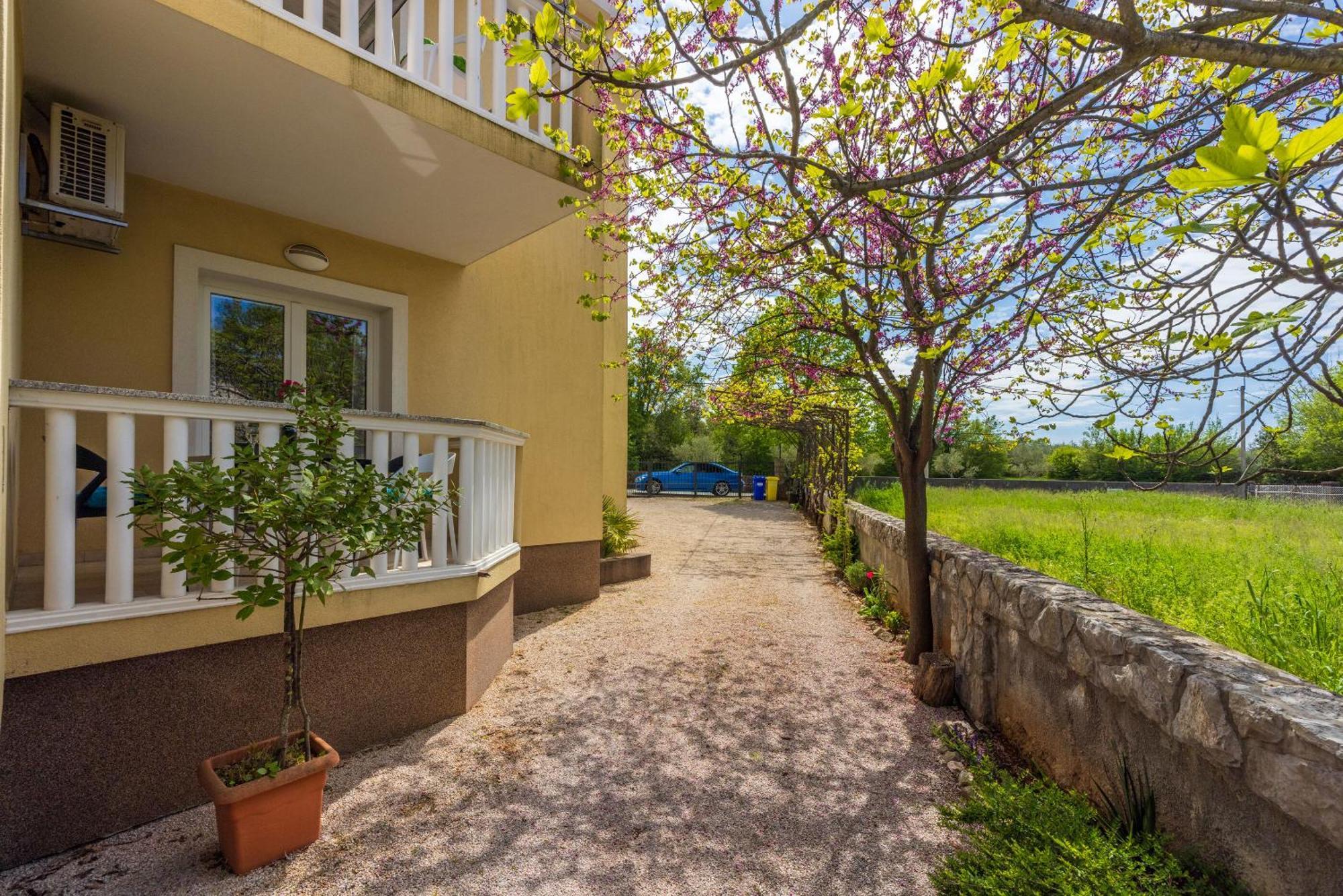 Apartments Vesna Malinska Bagian luar foto