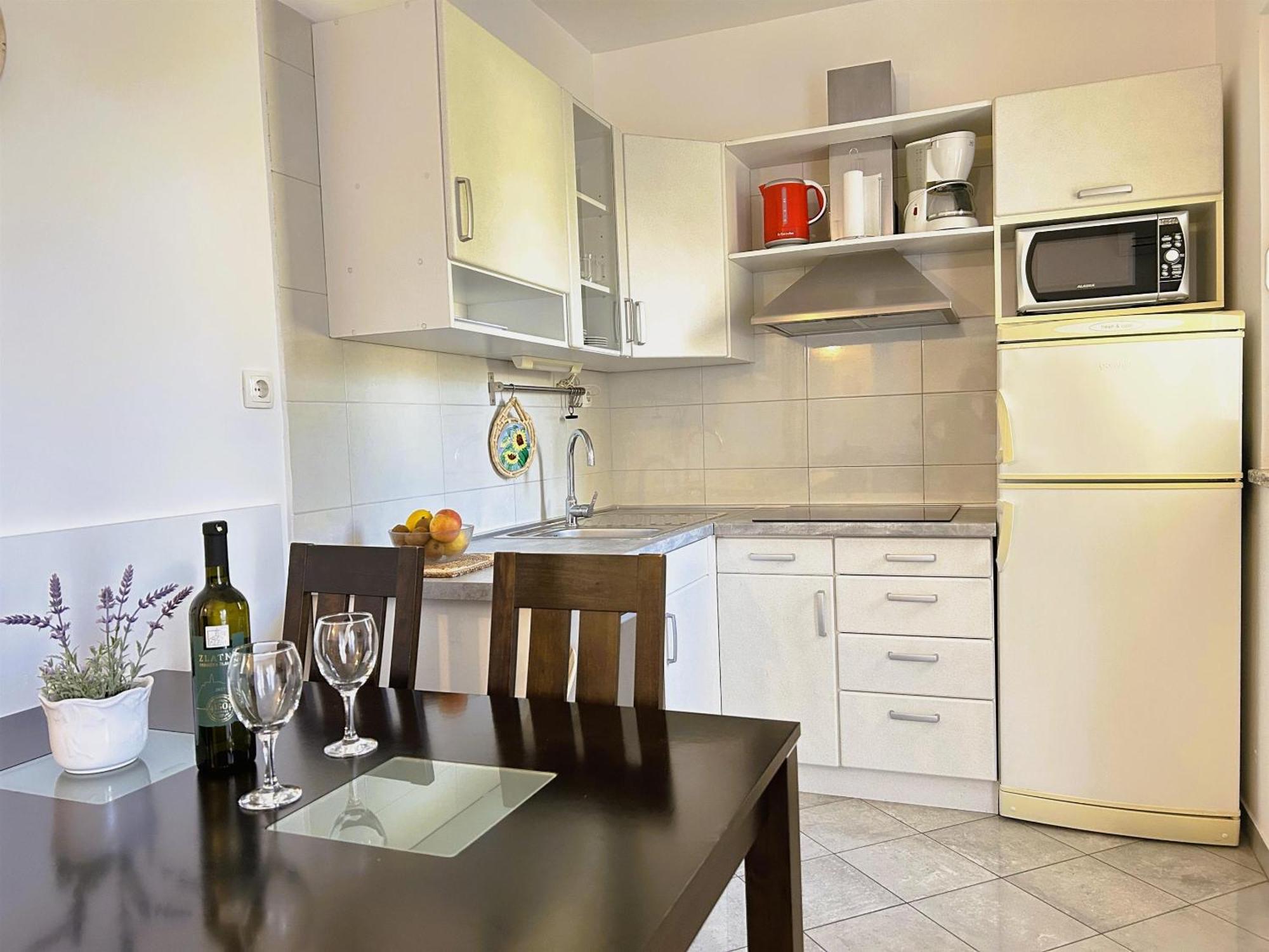 Apartments Vesna Malinska Bagian luar foto